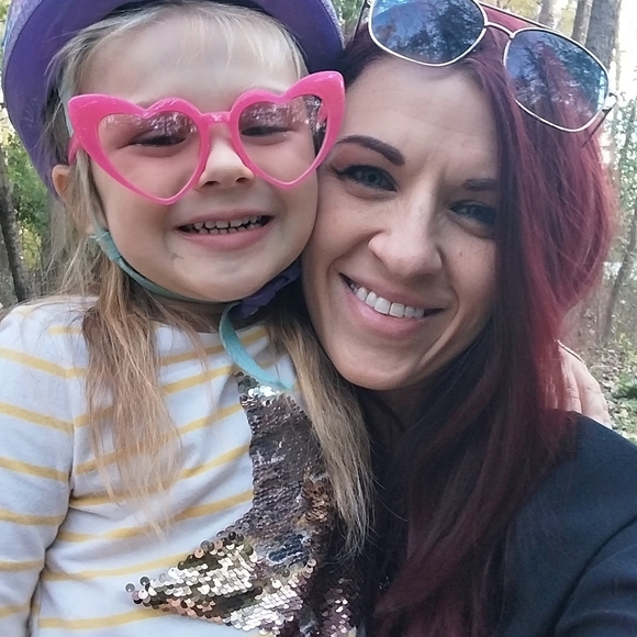 Meet your Posher, Lindsey - Picture 6 of 6